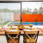 Villa Uezuemlue 1 Bedroom Secluded With Private Pool Hot Tub *