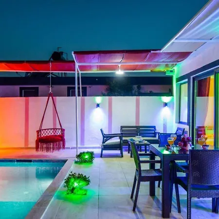 Uezuemlue 1 Bedroom Secluded With Private Pool Hot Tub *