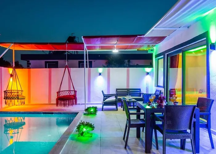 Uezuemlue 1 Bedroom Secluded With Private Pool Hot Tub *