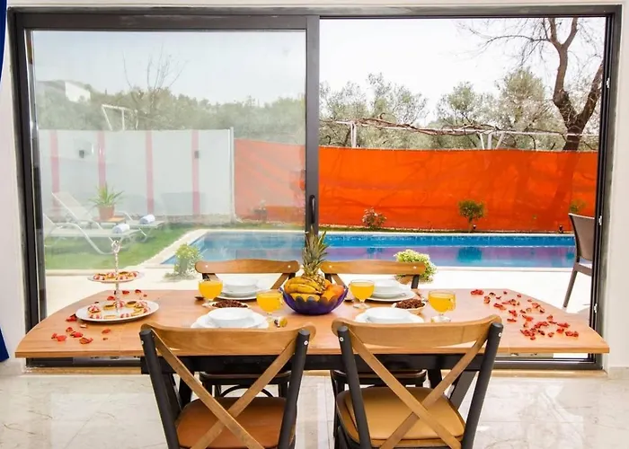 Вилла Uezuemlue 1 Bedroom Secluded With Private Pool Hot Tub *