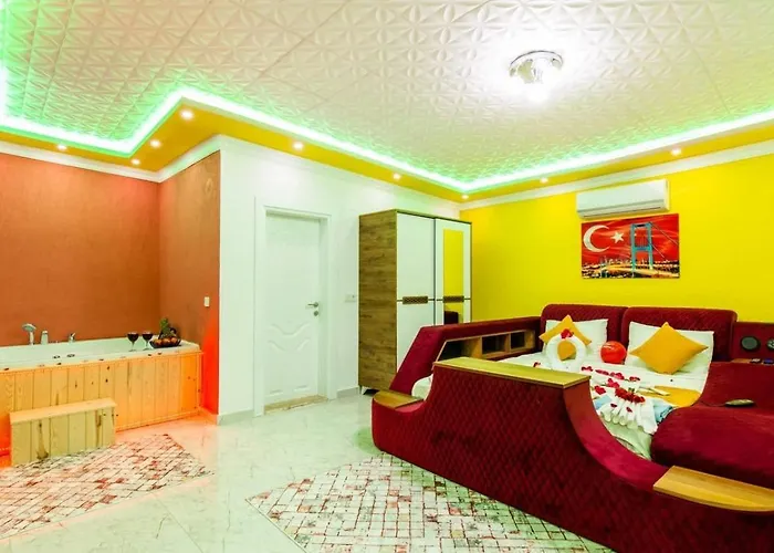 Вилла Uezuemlue 1 Bedroom Secluded With Private Pool Hot Tub
