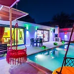 Villa Uezuemlue 1 Bedroom Secluded With Private Pool Hot Tub