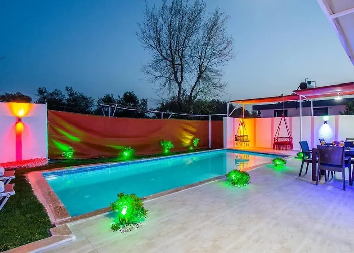 Uezuemlue 1 Bedroom Secluded With Private Pool Hot Tub