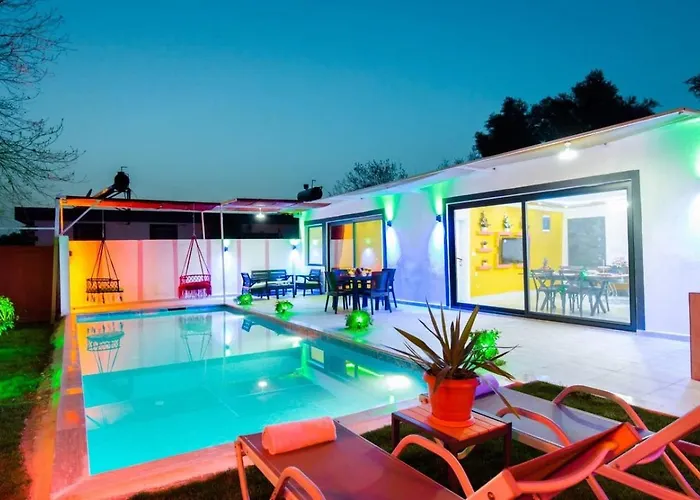 Uezuemlue 1 Bedroom Secluded With Private Pool Hot Tub 别墅