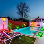 Villa Uezuemlue 1 Bedroom Secluded With Private Pool Hot Tub